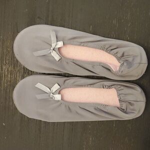 Womens slip on slippers